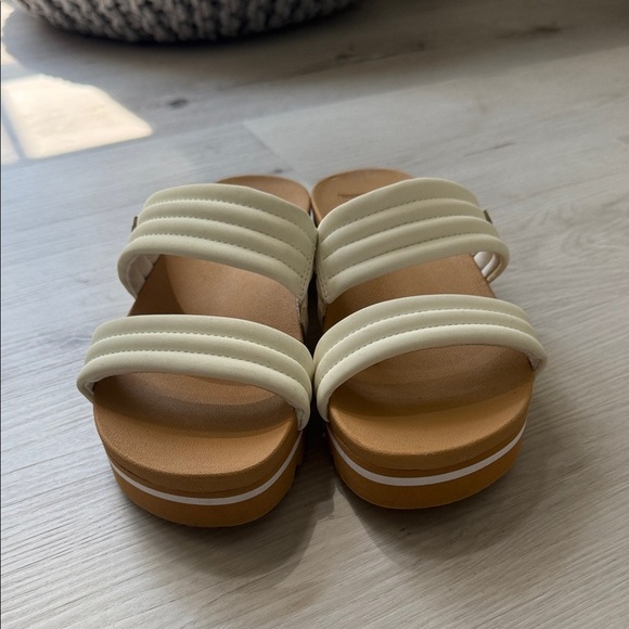 Reef Cream and Tan Cushioned  Comfort Slide Sandals Size 9 - Picture 8 of 13